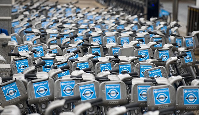 BORIS BIKES AT ROYAL FESTIVAL HALL PICTURE JEREMY SELWYN 19/07/2011